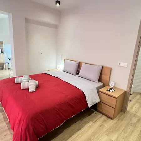 Karanasiou Apartamento *